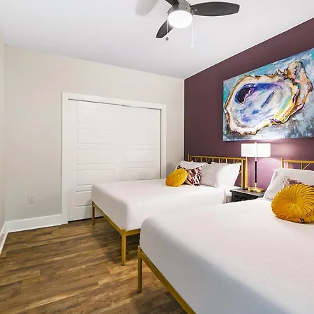Festive 4br In The Heart Of Nola Apartment New Orleans