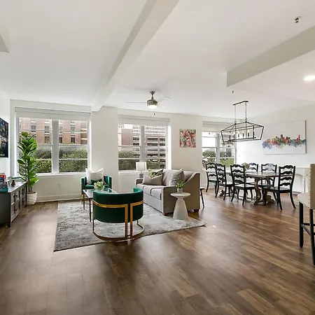 Festive 4br In The Heart Of Nola