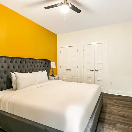 Gorgeous 4br Luxury Steps To French Quarter Apartment