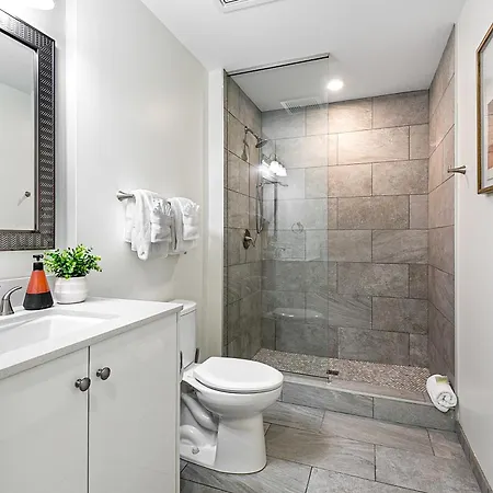 Gorgeous 4br Luxury Steps To French Quarter