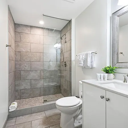 Gorgeous 4br Luxury Steps To French Quarter
