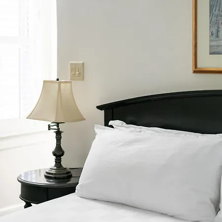 Hotel Historic Streetcar 2*