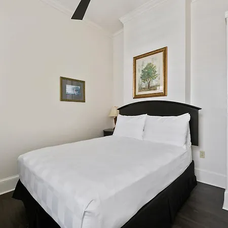 Hotel Historic Streetcar 2*
