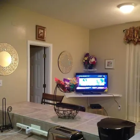 Cozy 3bdr 2bth 1st Floor Unit * New Orleans