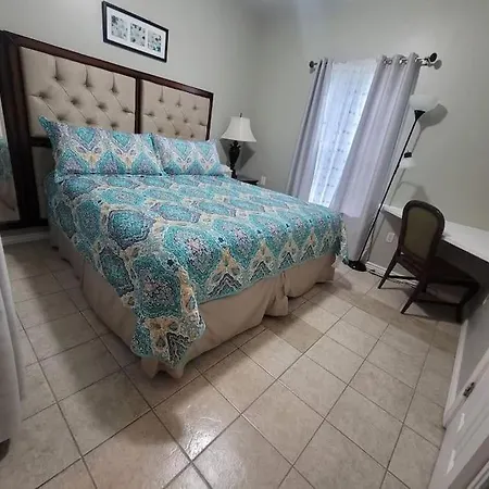 Cozy 3bdr 2bth 1st Floor Unit New Orleans