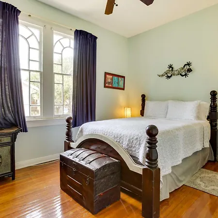 Holiday home 1 Mi To Park & Museums: New Orleans