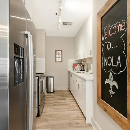 Apartment Amazing 3-bedroom Luxury Just Steps To The French Quarter