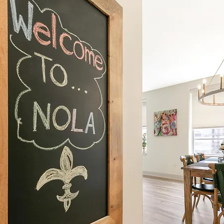 Apartment Amazing 3-bedroom Luxury Just Steps To The French Quarter New Orleans