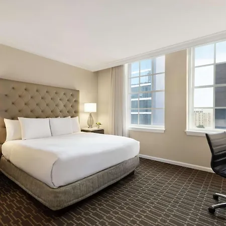 Hilton / St. Charles Avenue Hotel 4*