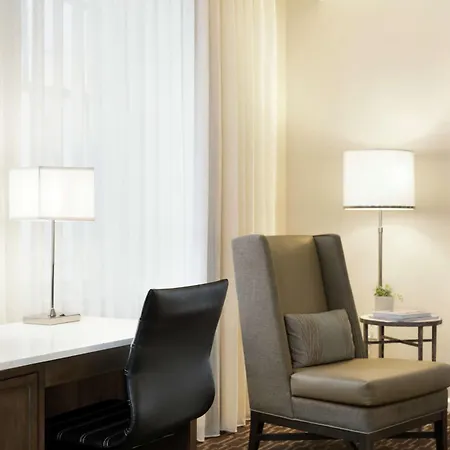 Hilton / St. Charles Avenue