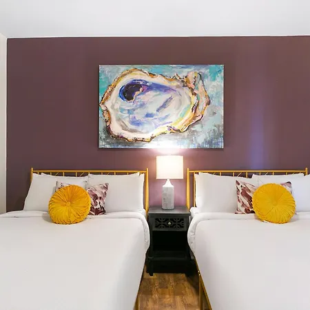 Modern & Fully Furnished In The Heart Of The Apartment New Orleans