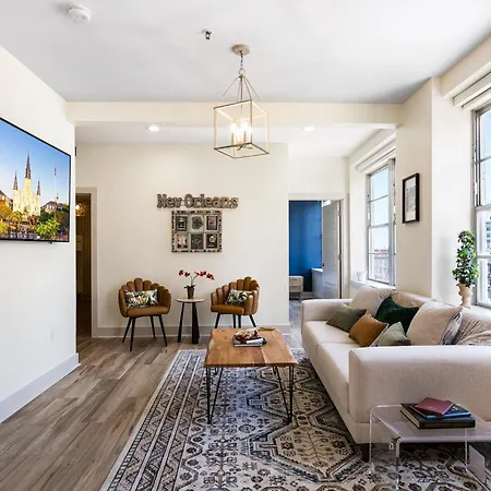 Apartment Amazing 3-bedroom Luxury Just Steps To The French Quarter