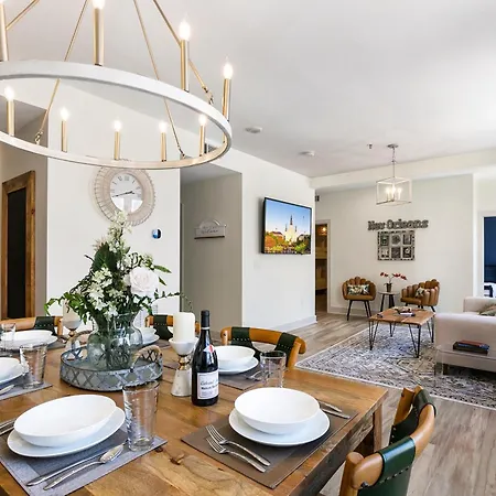 Apartment Amazing 3-bedroom Luxury Just Steps To The French Quarter