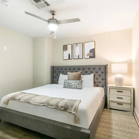 Apartment Spacious 4b Oasis Steps From French Quarter - Your Nola Dream Awaits!