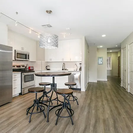 Apartment Spacious 4br Near French Quarter *