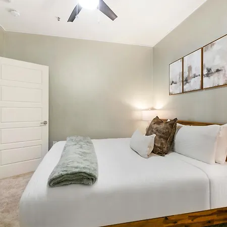 California Building Oasis: 1br In Vibrant Apartment New Orleans