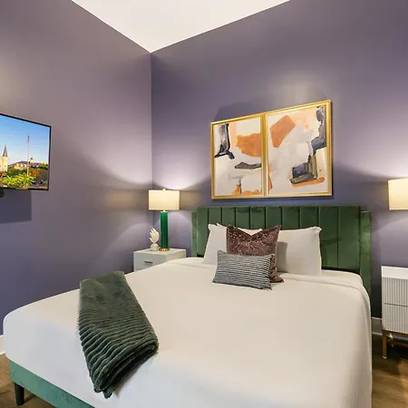 Exquisite 4 Bedroom Luxury Just Steps From The French Quarter