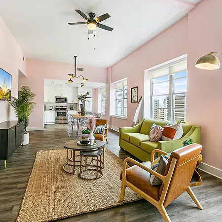 Apartment Exquisite 4 Bedroom Luxury Just Steps From The French Quarter *