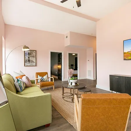Apartment Exquisite 4 Bedroom Luxury Just Steps From The French Quarter *