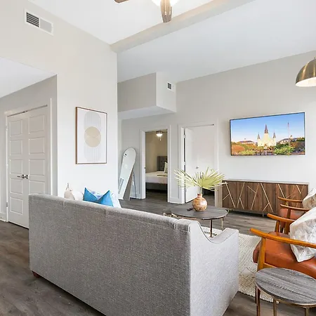 Spacious 4b Oasis Steps From French Quarter - Your Nola Dream Awaits! Apartment