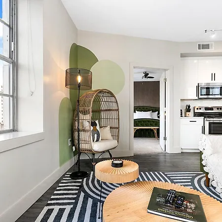 Luxury 2-bedroom Steps Away From The French Quarter * New Orleans