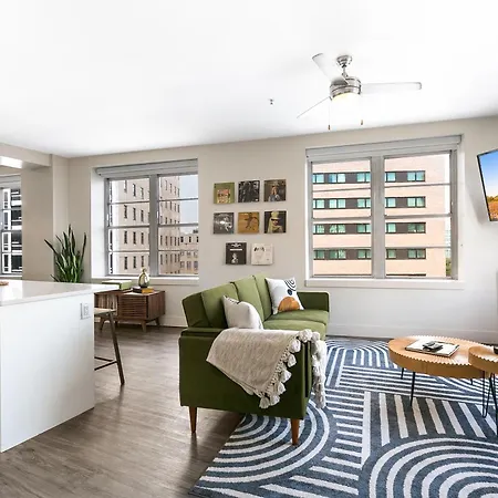 Luxury 2-bedroom Steps Away From The French Quarter * New Orleans