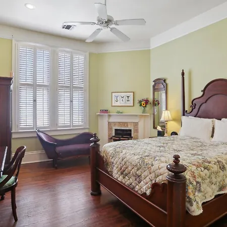 Maison Perrier Bed & Breakfast 4*