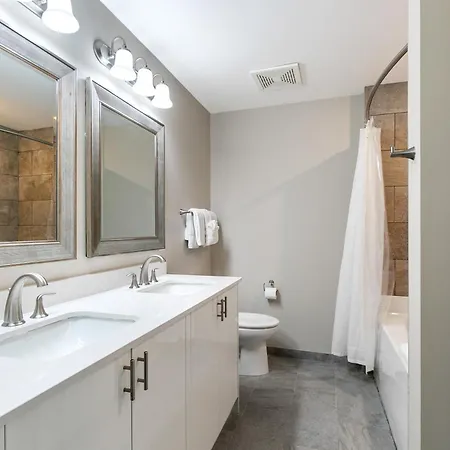 Spacious 4br Near French Quarter