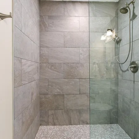 Spacious 4br Near French Quarter