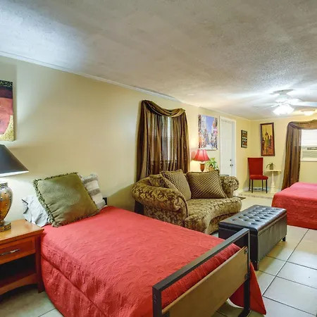 Quaint About 10 Mi To Bourbon St! Holiday home New Orleans
