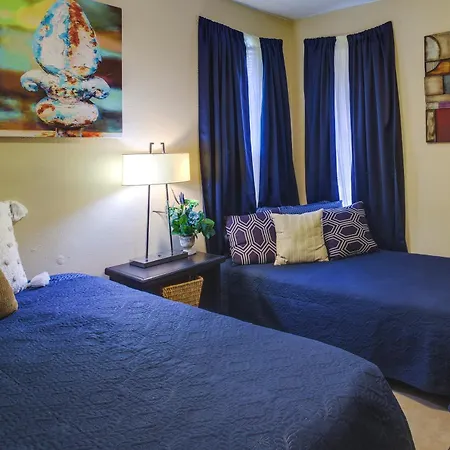 Quaint About 10 Mi To Bourbon St! Holiday home