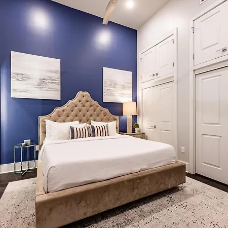 The Iris Apartment *