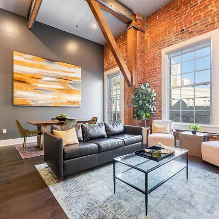 The Iris Apartment