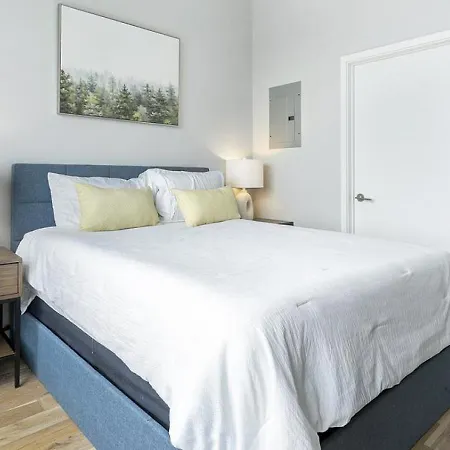 Apartment Landing Modern With Amazing Amenities