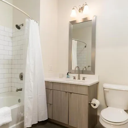 Landing Modern With Amazing Amenities Apartment New Orleans