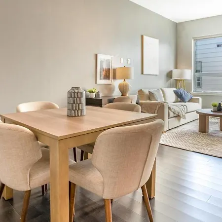 Apartment Landing Modern With Amazing Amenities New Orleans