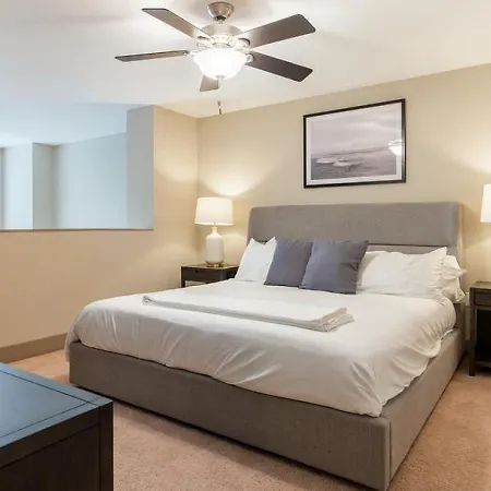 Apartment Landing Modern With Amazing Amenities
