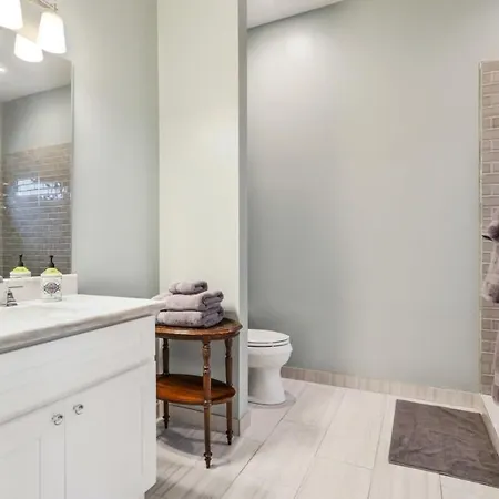 The Burgundy Penthouse Steps To The French Quarter Holiday home New Orleans