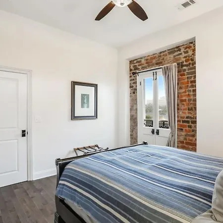 The Burgundy Penthouse Steps To The French Quarter New Orleans