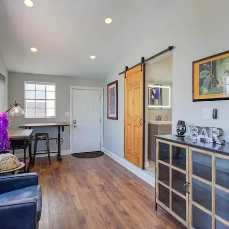 Charming Conti Nest With Large Courtyard