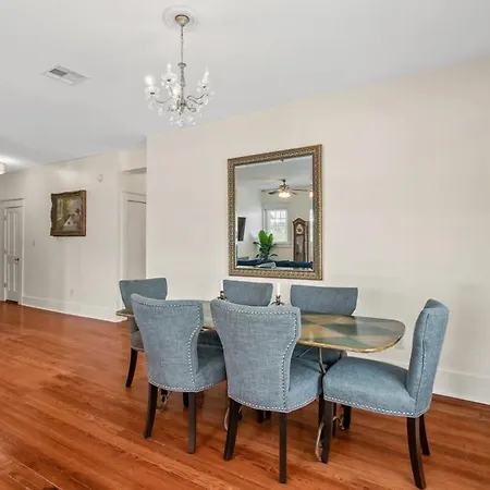 Stunning 2bd Luxury Perfect Nola Location Apartment