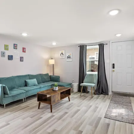 Skip To Saint Charles Local Art-filled Hideaway New Orleans