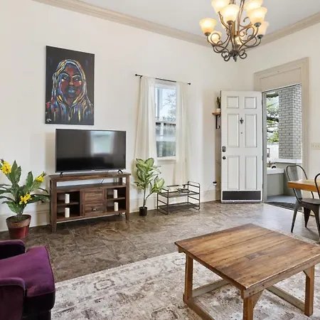 3bd Steps To Saint Charles Gated Parking