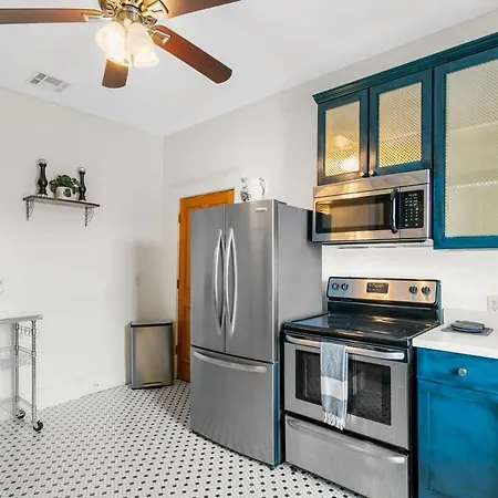 Stunning 2bd Luxury Perfect Nola Location