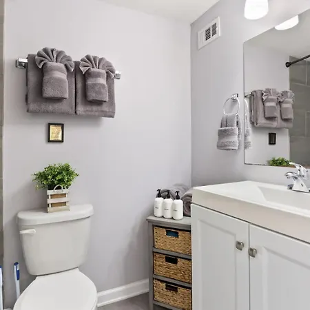 Skip To Saint Charles Local Art-filled Hideaway * New Orleans