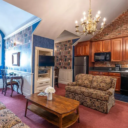 Quarter House Hotel