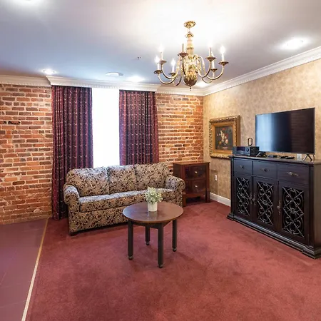 Quarter House Hotel