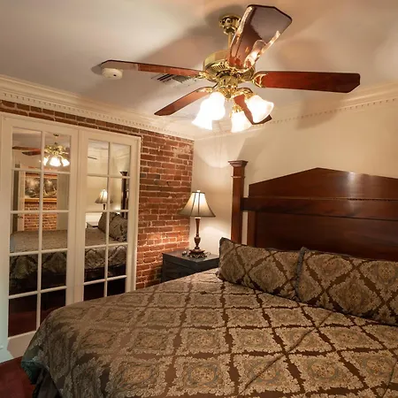Quarter House Hotel New Orleans