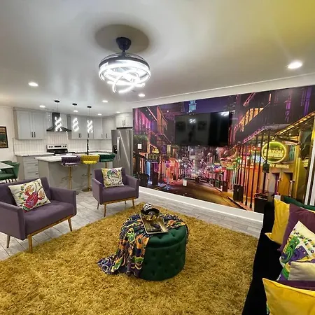 Mardigras Modern 4bedrm Wi-fi Free Parking Holiday home *