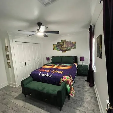 Mardigras Modern 4bedrm Wi-fi Free Parking Holiday home New Orleans